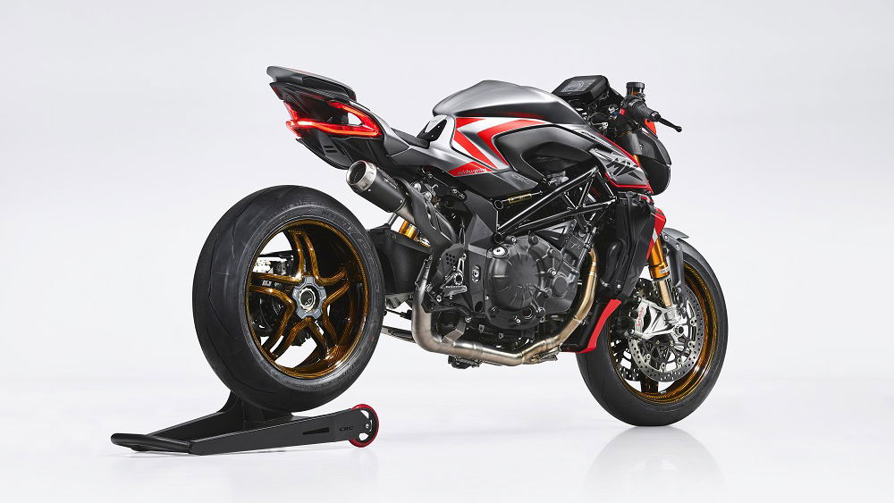 BRUTALE 1000 NURBURGRING studio picture